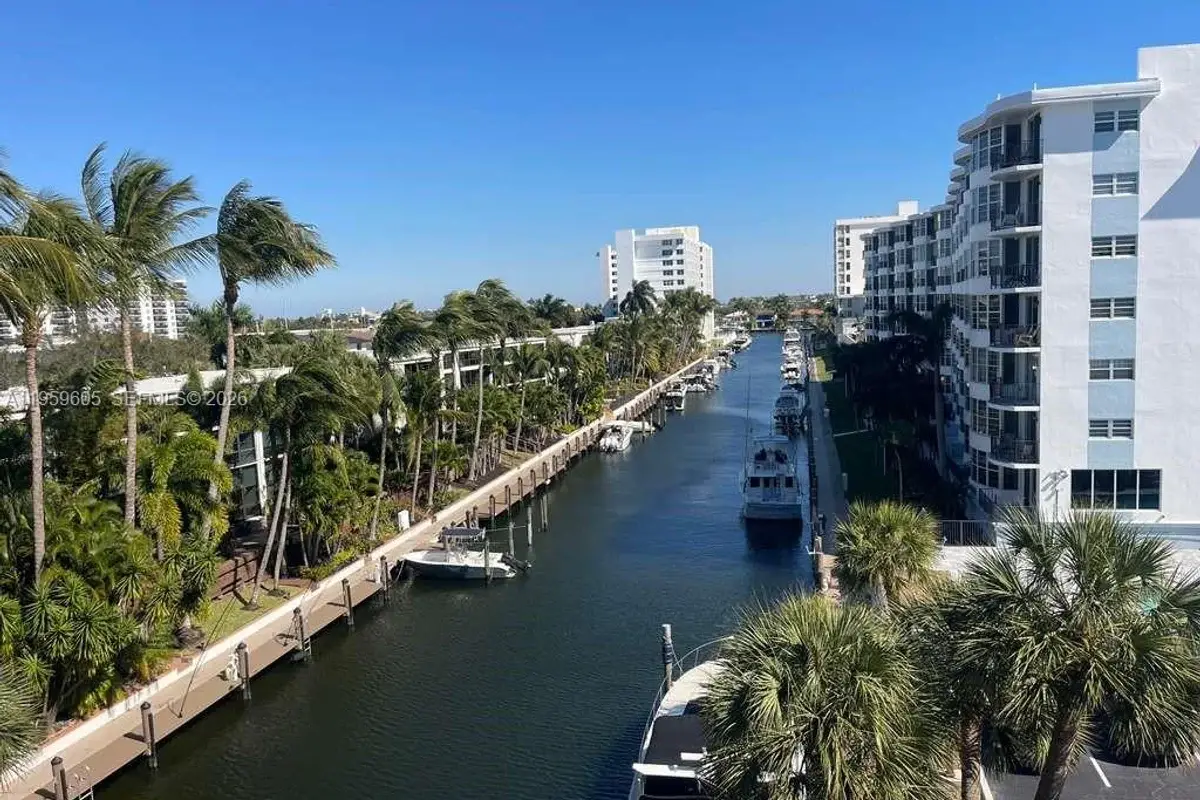 4800 Bayview Dr #505, Fort Lauderdale: photo 1 of 16
