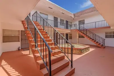230 SW 1st St #G-8, Pompano Beach: photo 1 of 17
