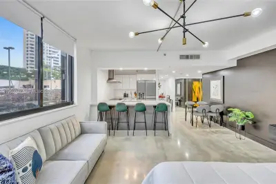 540 Brickell Key Dr #409, Miami: photo 1 of 20