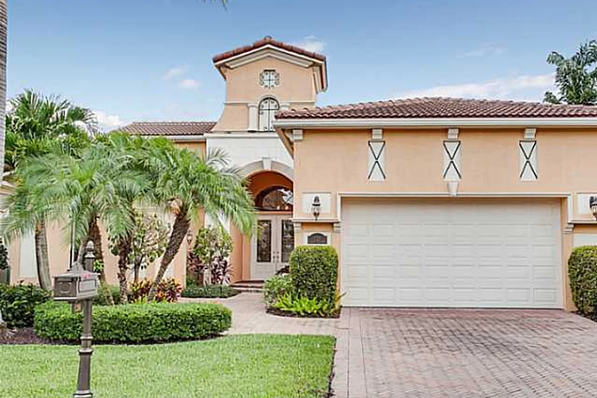 120 Viera Dr, Palm Beach Gardens: photo 1 of 13