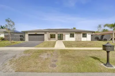 16653 Golfview Dr, Weston: photo 1 of 77