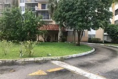 4174 Inverrary Dr #907, Lauderhill: photo 1 of 36