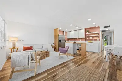 2130 Cambridge F, Deerfield Beach: photo 1 of 17