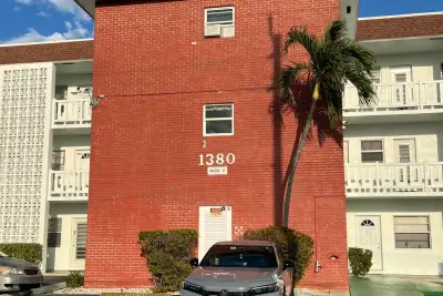 1380 NW 43rd Ter #208, Lauderhill: photo 1 of 17