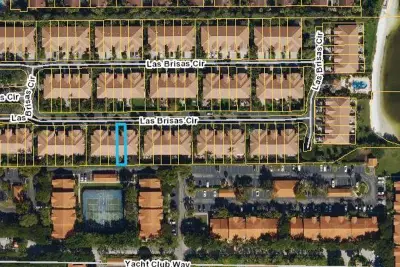 179 Las Brisas Cir, Hypoluxo: photo 1 of 8