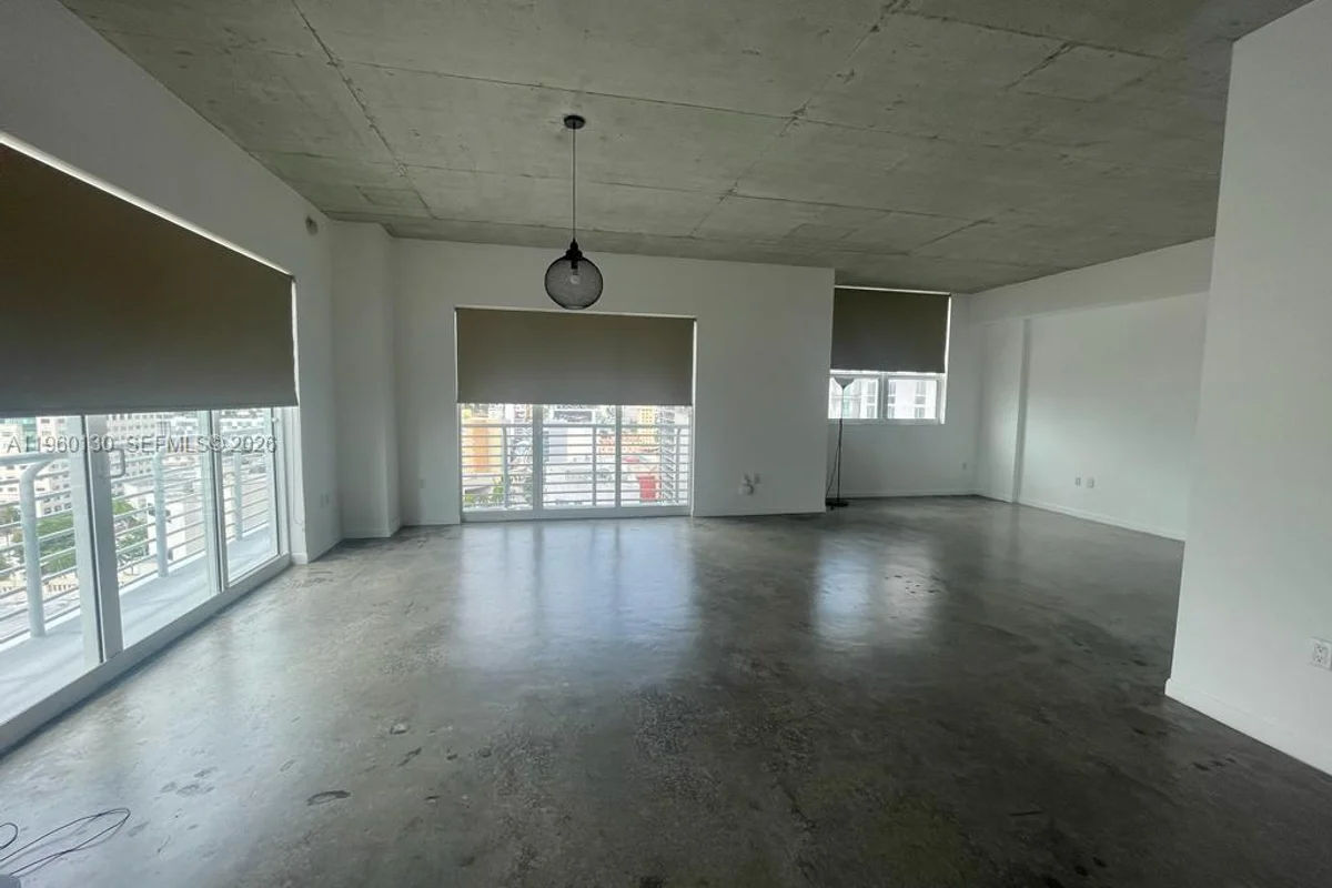 133 NE 2 Ave #1813, Miami: photo 1 of 7