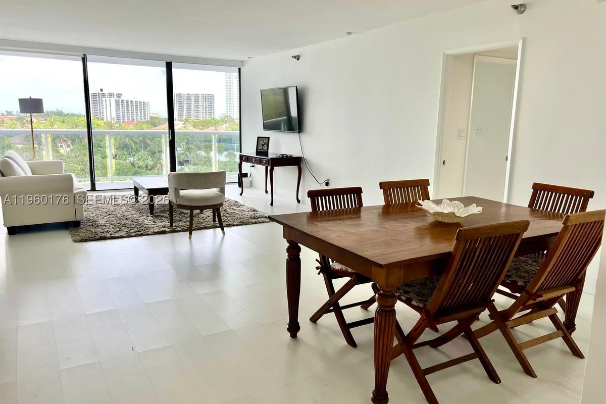20515 E Country Club Dr #649, Aventura: photo 1 of 11