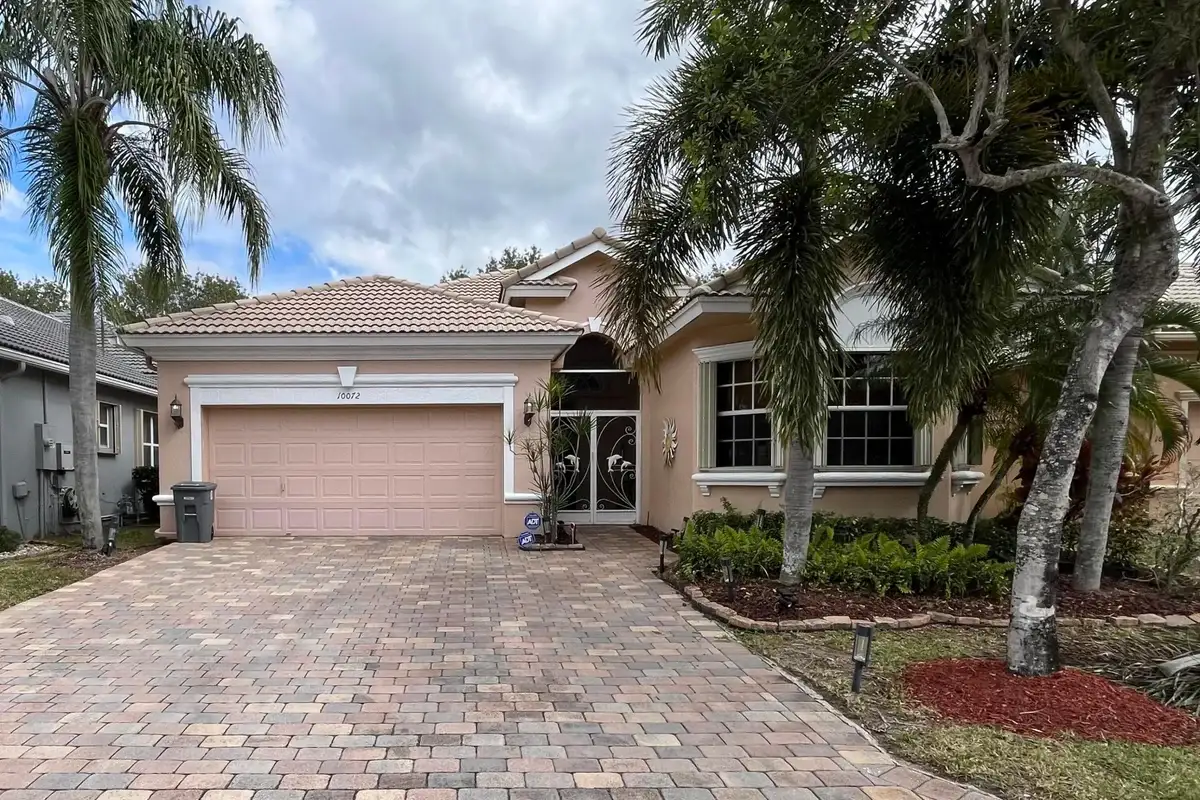 10072 Armani Dr, Boynton Beach: photo 1 of 15