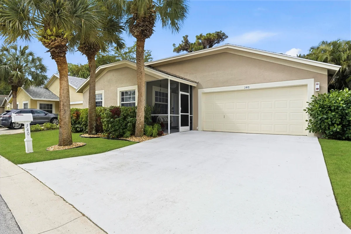 340 Hammocks Trl, West Palm Beach: photo 1 of 36