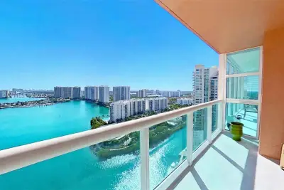 3370 Hidden Bay Dr #2715, Aventura: photo 1 of 18