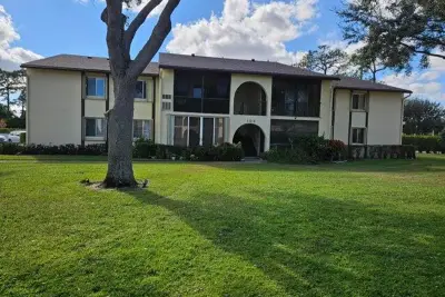 105 Lake Pine Cir #B-2, Lake Worth: photo 1 of 13