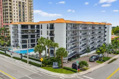 2029 N Ocean Blvd #509, Fort Lauderdale: photo 1 of 56