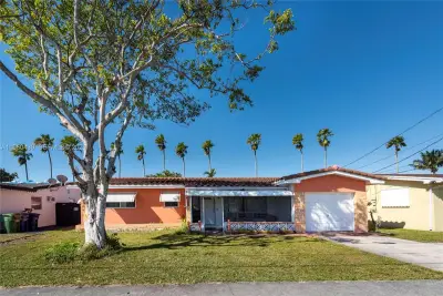 600 SW 11th Ave, Hallandale Beach: photo 1 of 29