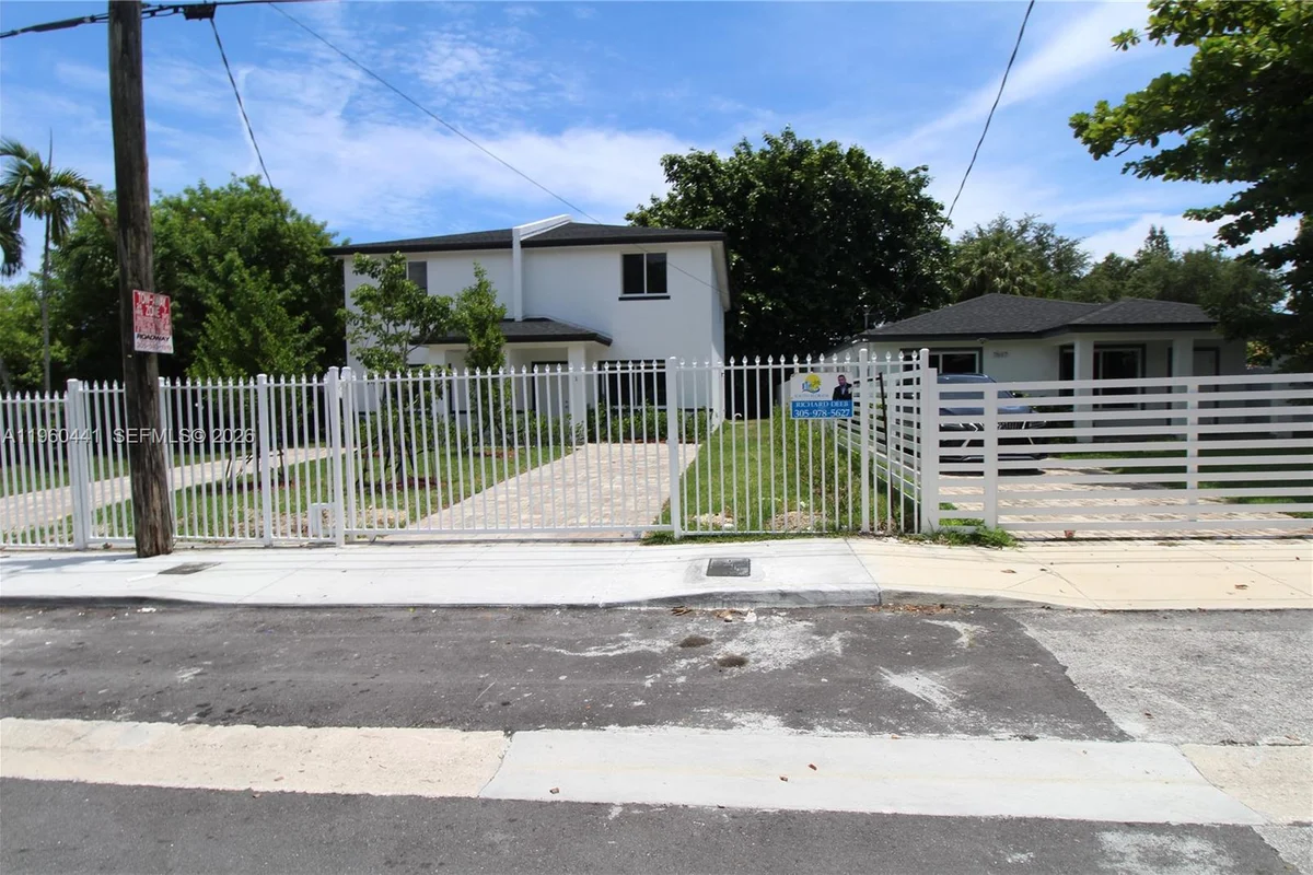 7823 NW 5th Ave, Miami: photo 1 of 16