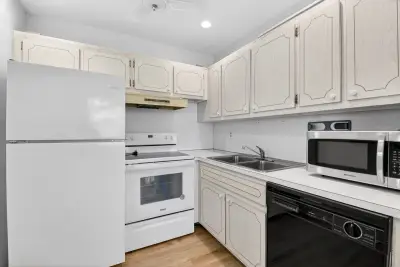 480 Horizon W #205, Boynton Beach: photo 1 of 43