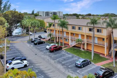6205 Kendale Lakes Cir #289, Miami: photo 1 of 21