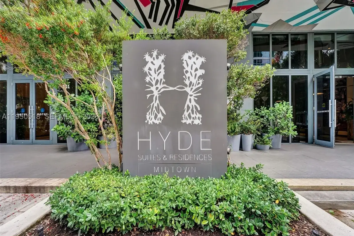 121 NE 34th St #2806A, Miami: photo 1 of 44