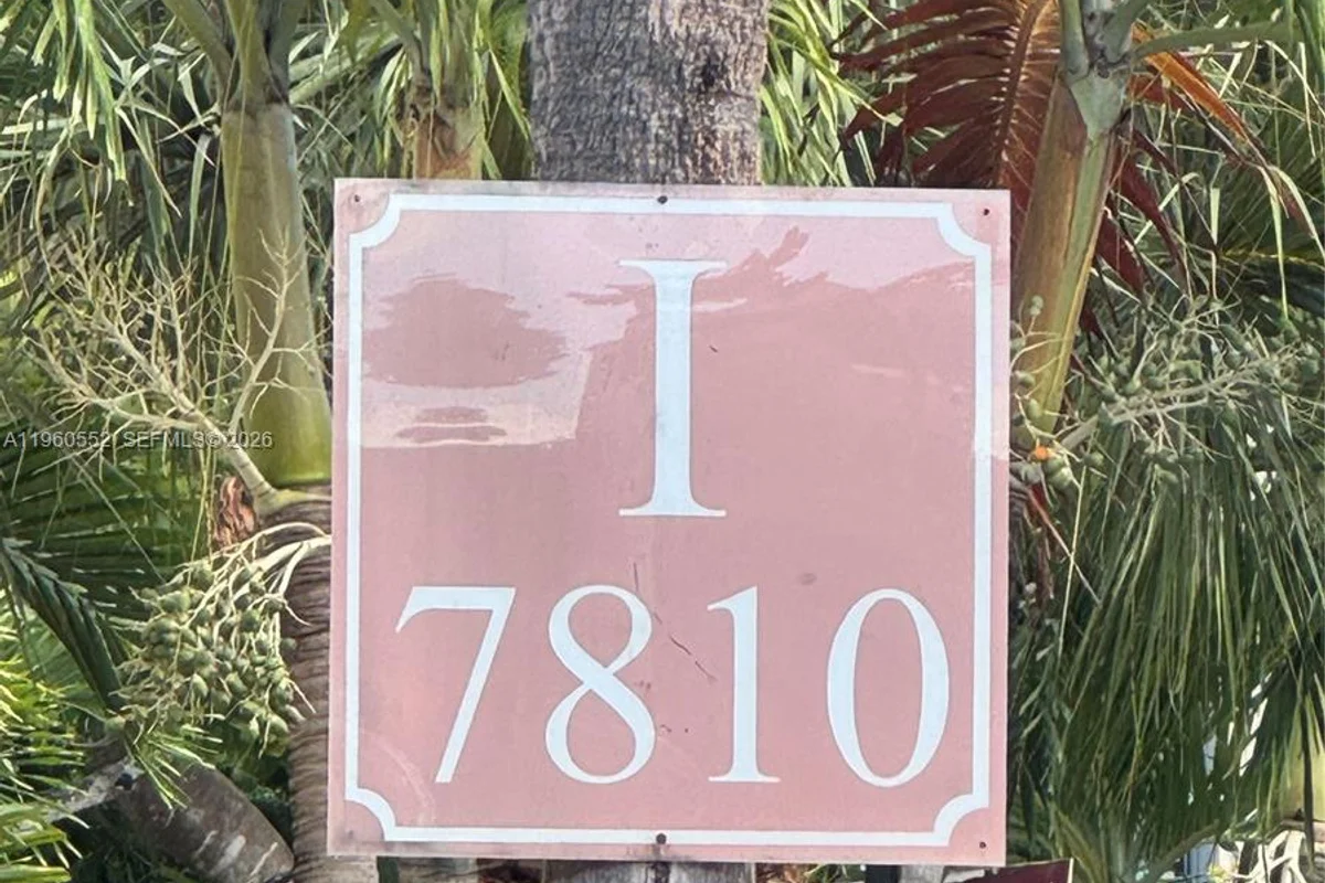7810 Camino Real #I 104, Miami: photo 1 of 8