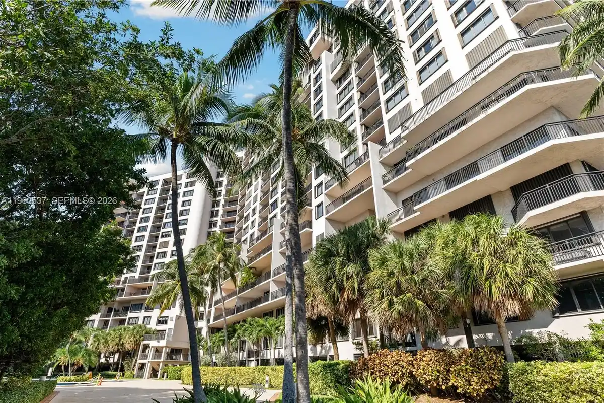 540 Brickell Key Dr #505, Miami: photo 1 of 39
