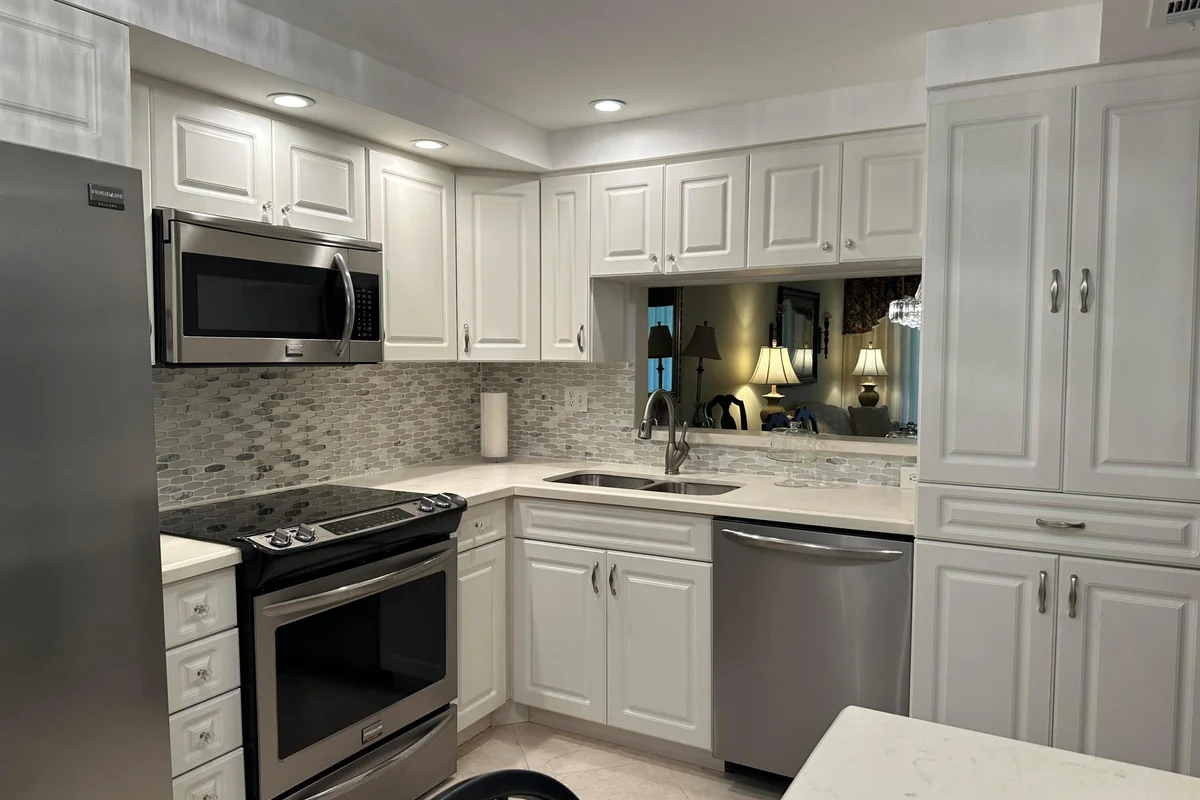 1101 Colony Point Cir #108, Pembroke Pines: photo 1 of 38