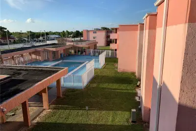 19791 SW 114th Ave #331, Miami: photo 1 of 11