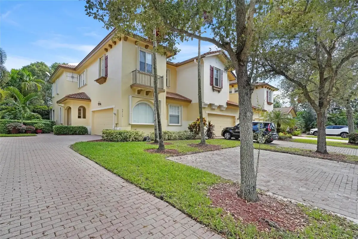 5715 NW 119th Ter, Coral Springs: photo 1 of 37