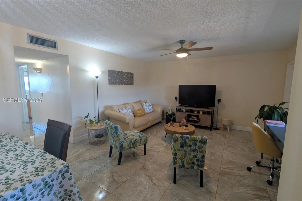 5300 Washington St #T324, Hollywood: photo 1 of 24