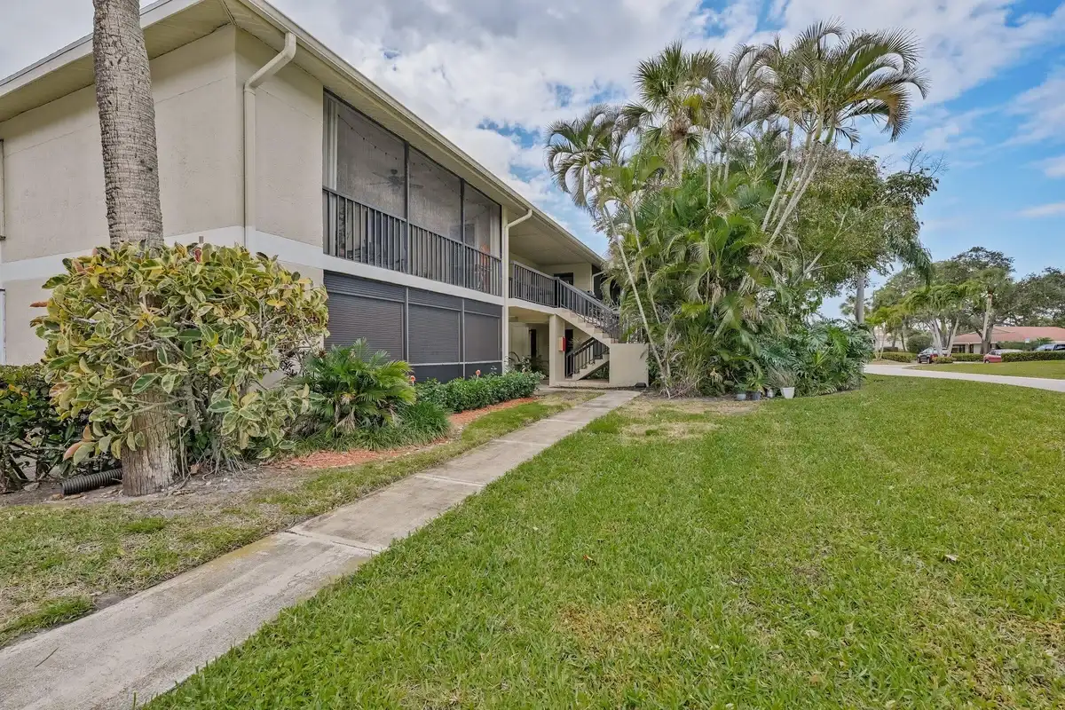 6544 Chasewood Dr #H, Jupiter: photo 1 of 14