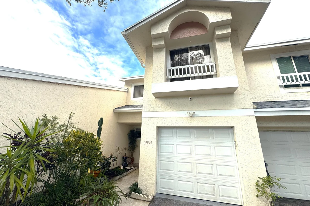1997 Discovery Cir, Deerfield Beach: photo 1 of 41
