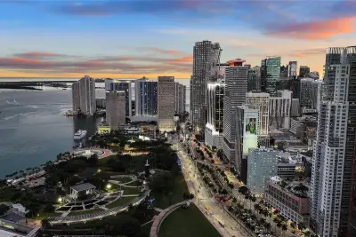 11 NE 6th St #907, Miami: photo 1 of 48