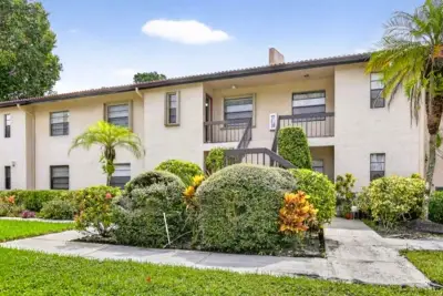 21362 Juego Cir #33f, Boca Raton: photo 1 of 41