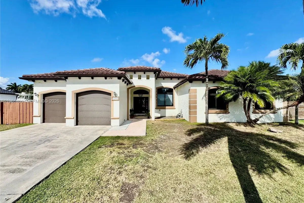 20449 SW 328th St, Homestead: photo 1 of 34