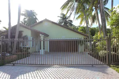 4465 SW 38th Ter, Dania Beach: photo 1 of 16
