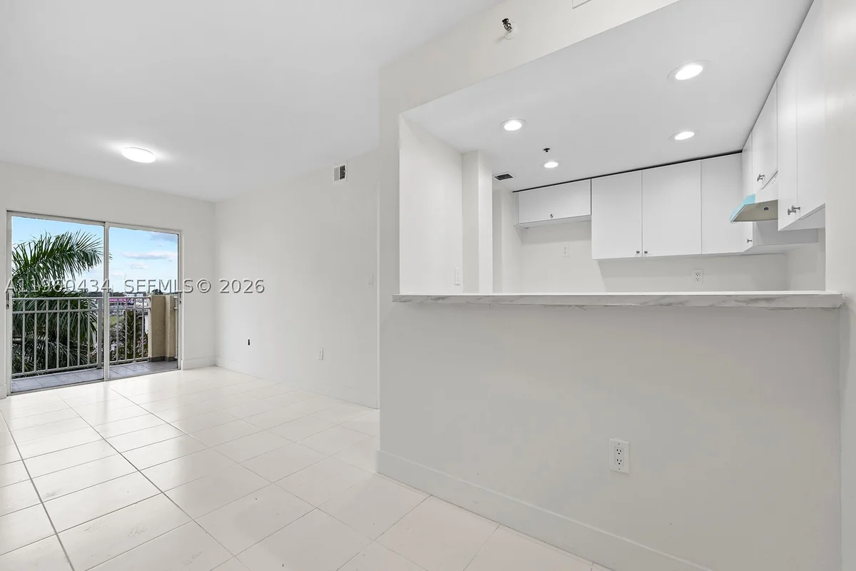 1750 NW 27th Ave, Miami: photo 1 of 16
