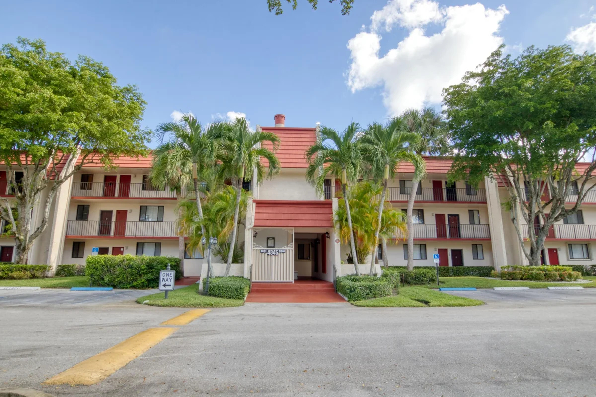 4345 Trevi Ct #204, Lake Worth: photo 1 of 20