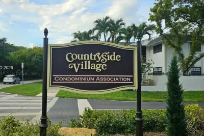 18965 NW 62nd Ave #202, Hialeah: photo 1 of 7