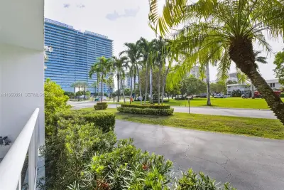 1 Harbour Way #108, Bal Harbour: photo 1 of 27