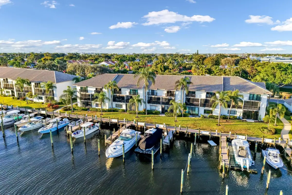 240 Captains Walk #5150, Delray Beach: photo 1 of 30