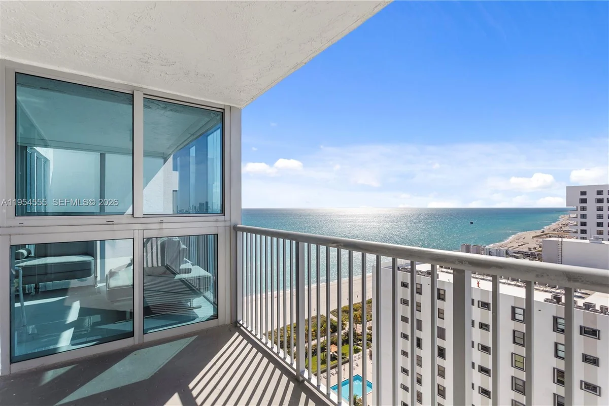 2655 Collins Ave #PH06/08, Miami Beach: photo 1 of 39
