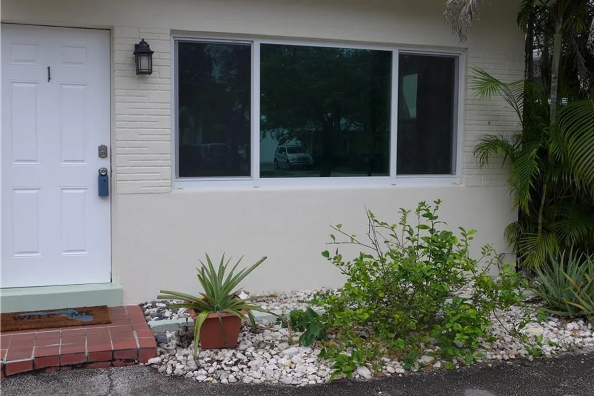 812 NE 15 Ave, Fort Lauderdale: photo 1 of 51