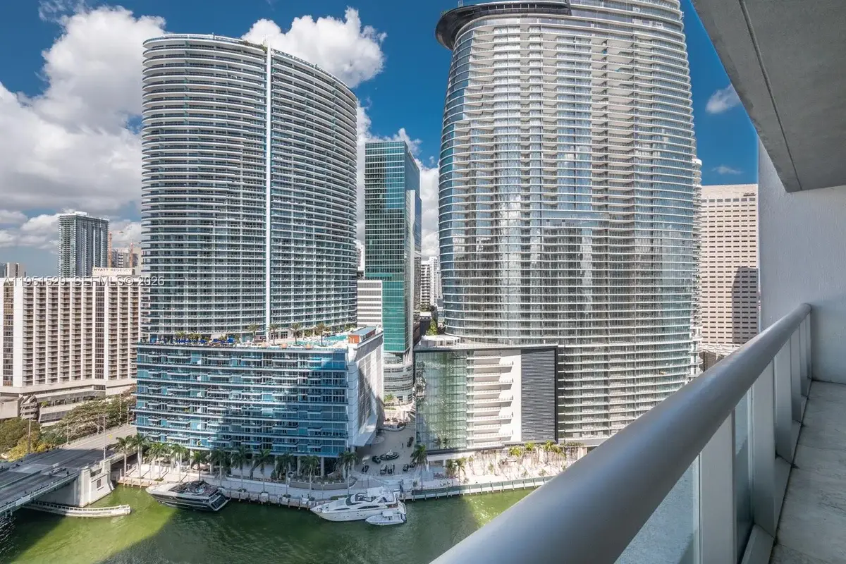 465 Brickell Ave #2304, Miami: photo 1 of 10