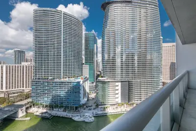 465 Brickell Ave #2304, Miami: photo 1 of 10