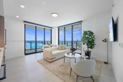 580 72nd St #1210, Miami Beach: photo 1 of 24