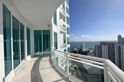 900 Brickell Key Blvd #2405, Miami: photo 1 of 23