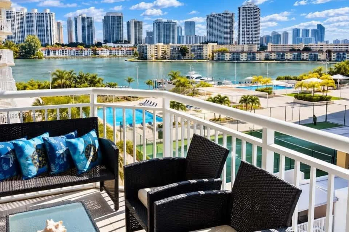 18051 Biscayne Blvd #503, Aventura: photo 1 of 45