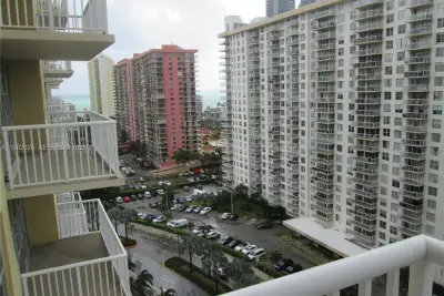 231 174th St #1706, Sunny Isles Beach: photo 1 of 14