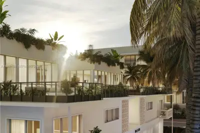 250 Collins Ave #104, Miami Beach: photo 1 of 27