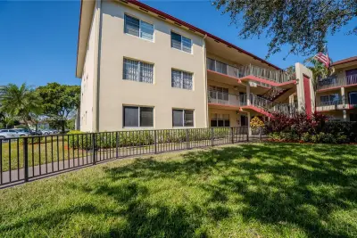 251 SW 134th Way #302M, Pembroke Pines: photo 1 of 25