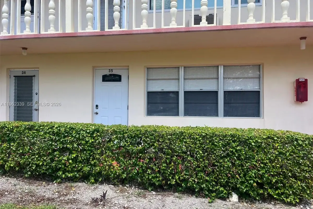 35 Camden #B, West Palm Beach: photo 1 of 19