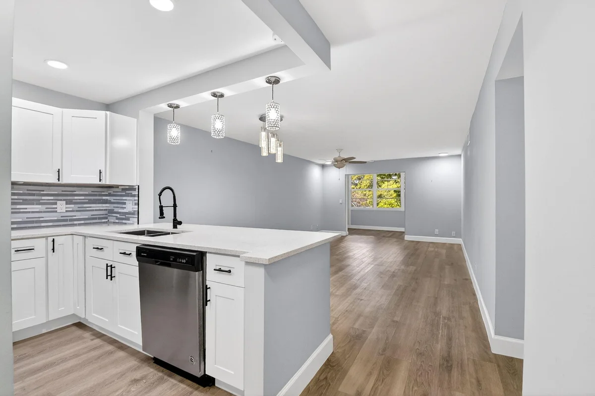 2515 NE 2nd Ct #204, Boynton Beach: photo 1 of 25